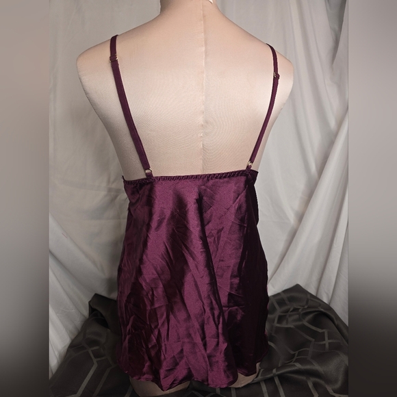 Elegant Burgundy Lace Chemise - Picture 2 of 3
